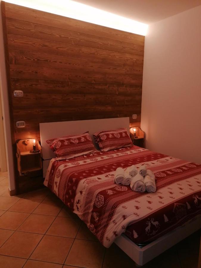 Azienda Agricola Agriturismo I Sei Petali Capo di Ponte Extérieur photo