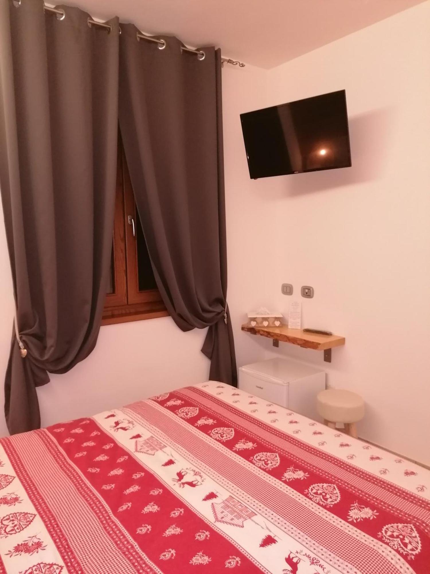 Azienda Agricola Agriturismo I Sei Petali Capo di Ponte Extérieur photo